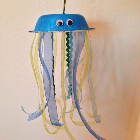 Paper bowl jellyfish