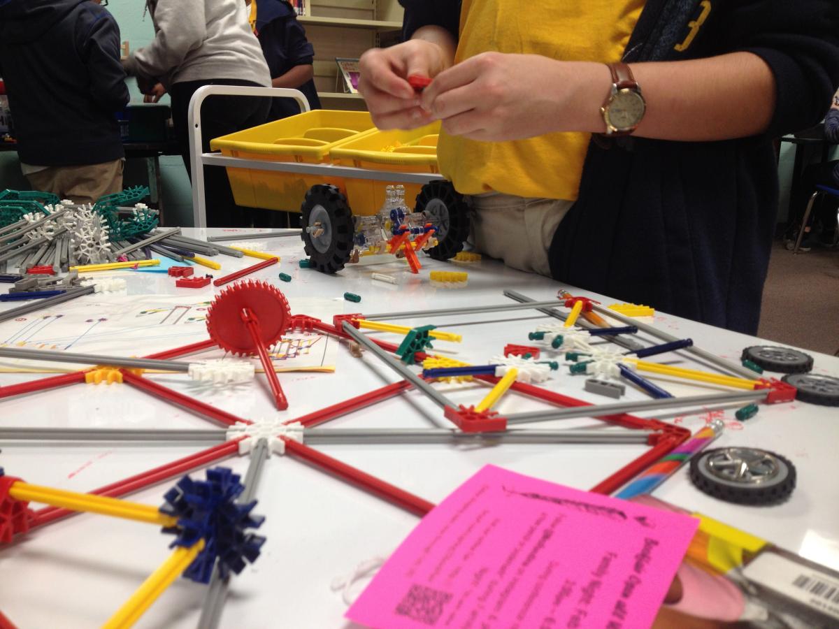 Building pieces spread on a table.